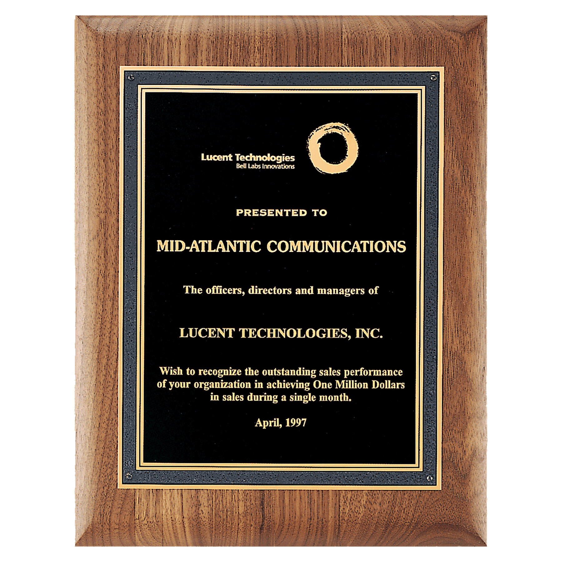 Walnut Plaque with Black/Gold Florentine Border Textured Black 2 8" x 10 1/2" American LaserFX Plate